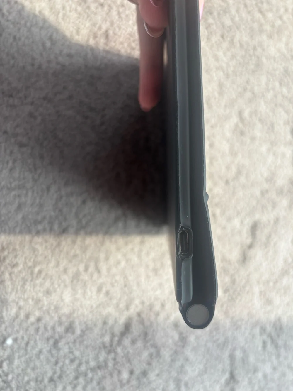 Apple 10th generation iPad case w/ keyboard and trackpad. Color Black.